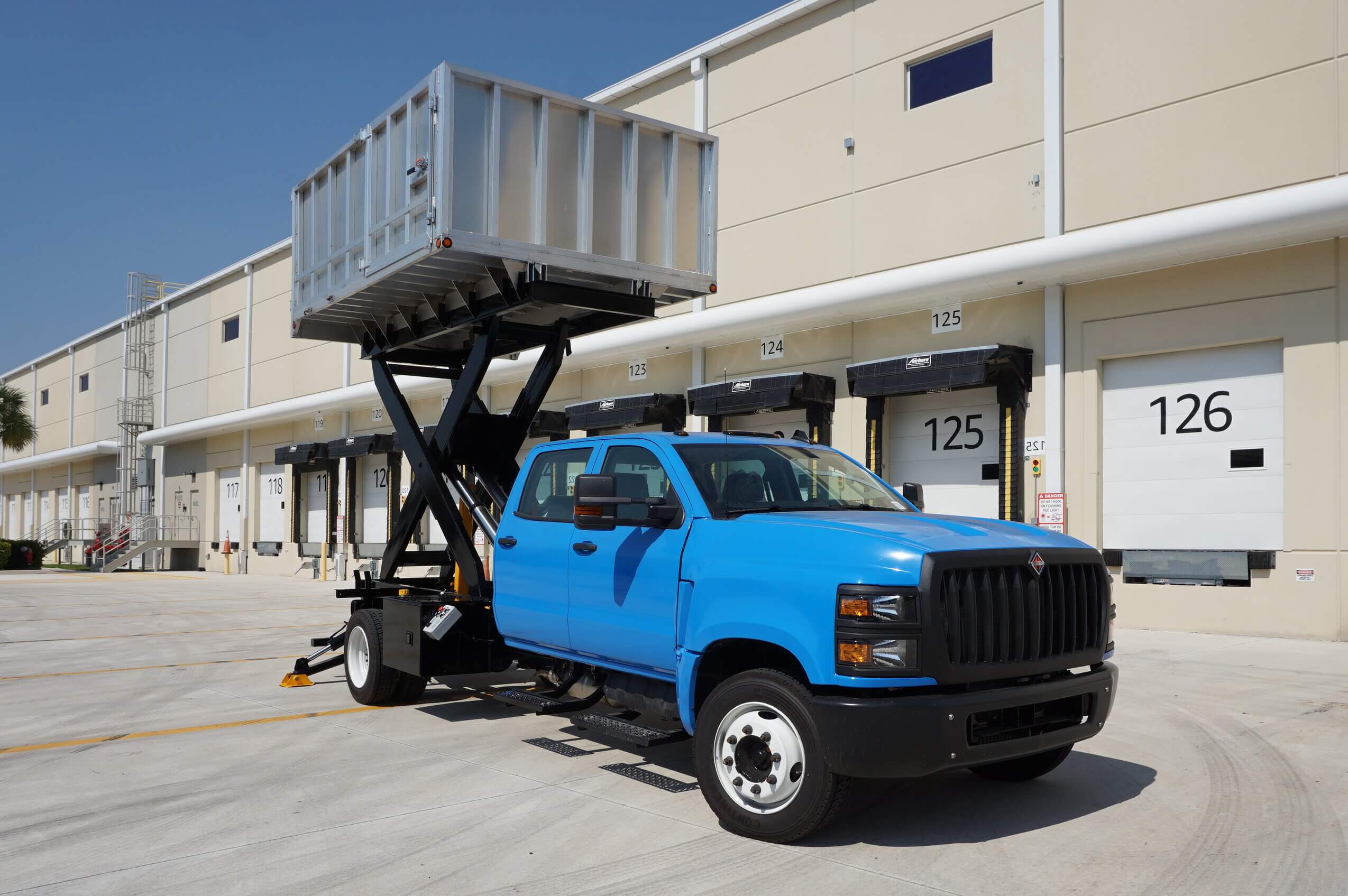 DOUBLE CAB 14 FT ROOFING DUMP BED TRUCK BLUE